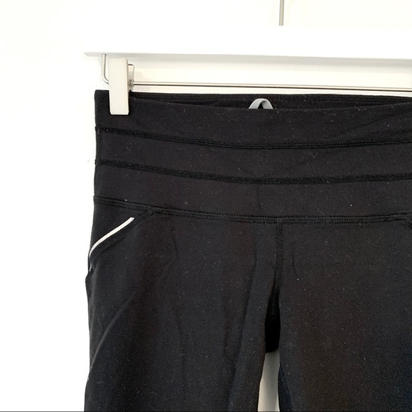 Athleta Relay Capri Cropped Yoga Leggings in black size XS - Picture 4 of 6